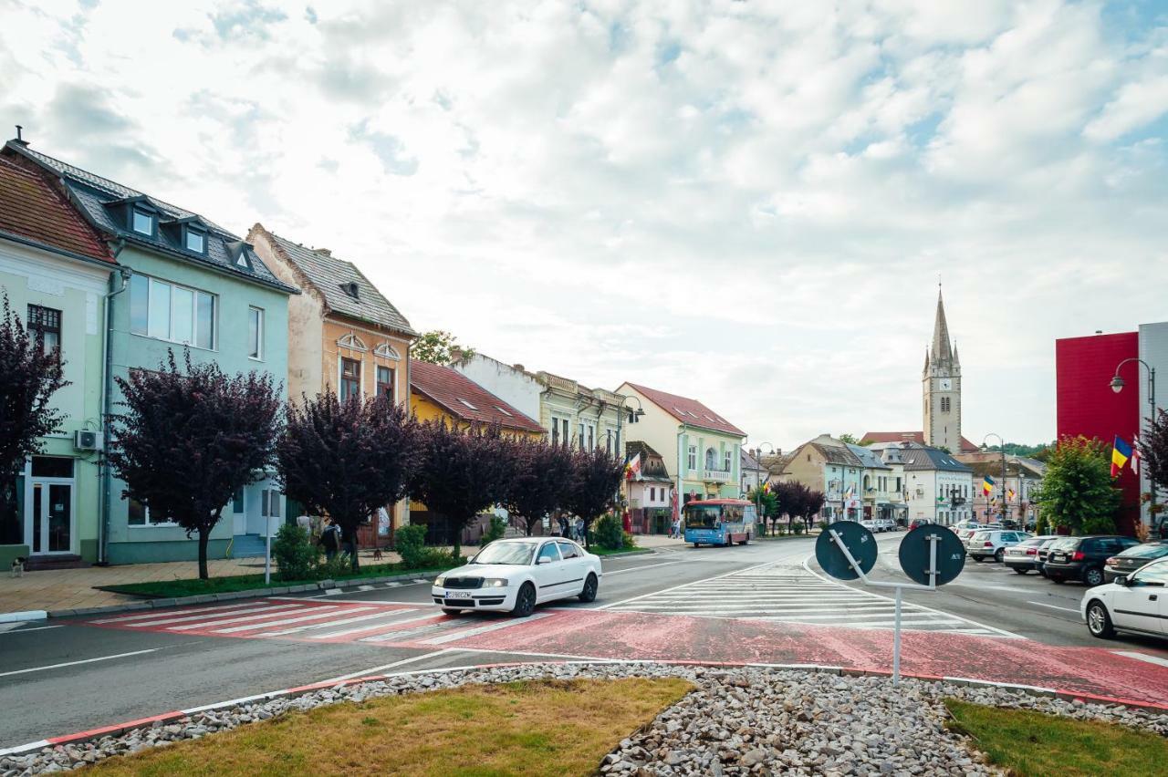 Belle View Apart Hotel Turda Esterno foto